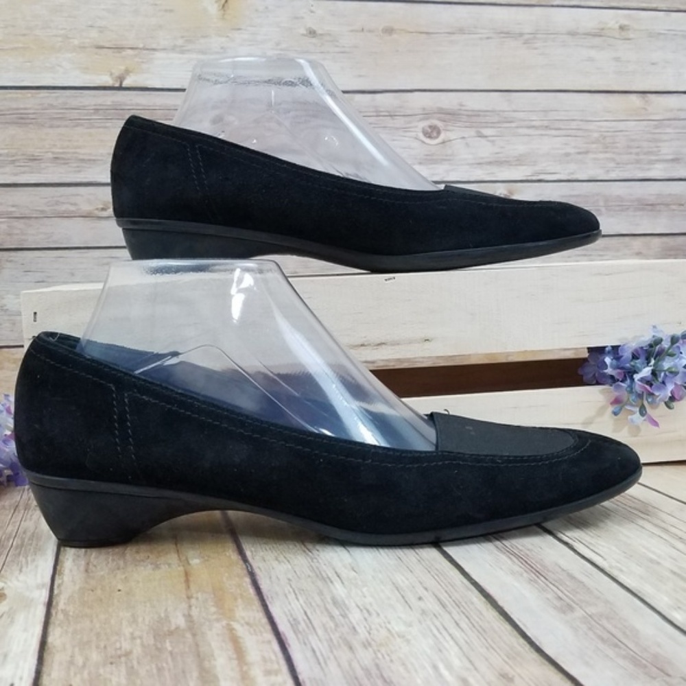 Salvatore Ferragamo Suede Kitten Heals EUC